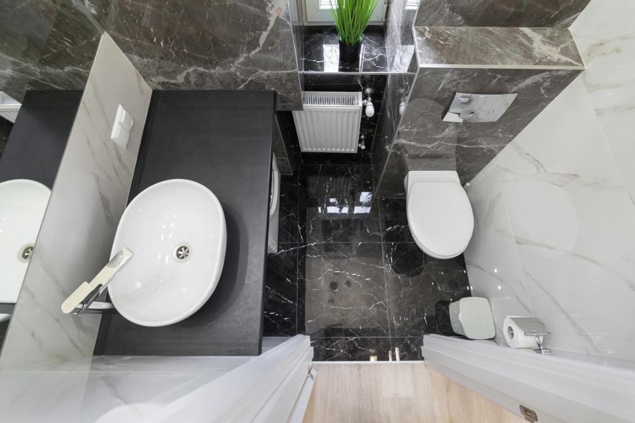 לבוב Royal Stylish Apartment In The Old City מראה חיצוני תמונה